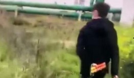 大爆料小羊哥掉粪坑视频,视频曝光引网友热议