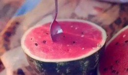 娱乐吃瓜君草莓酱,娱乐吃瓜君的甜蜜揭秘之旅