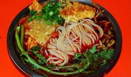 广西螺蛳粉爆料视频,网红美食背后的制作秘籍与风味传奇
